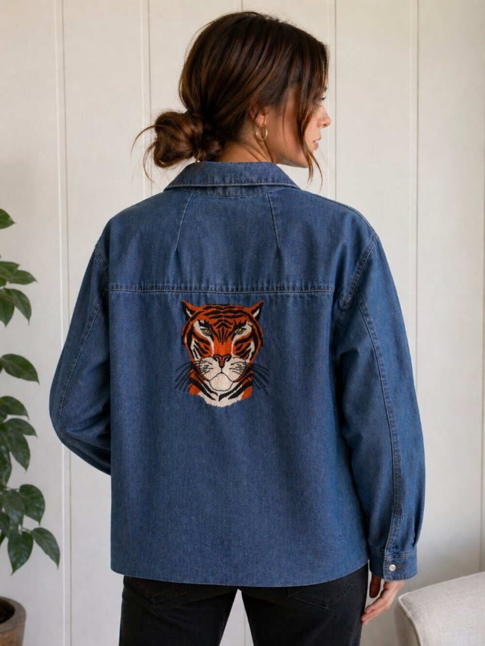 Custom Embroidered Tiger Denim Pearl Snap Shirt Jacket Western Statement Medium